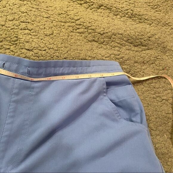 FIGS Scrub Bottoms Size Medium - Picture 8 of 11